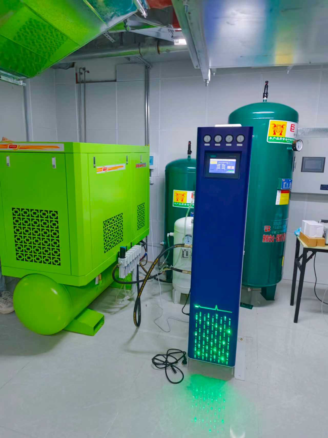 Oil-free water-lubricated air compressor four-in-one