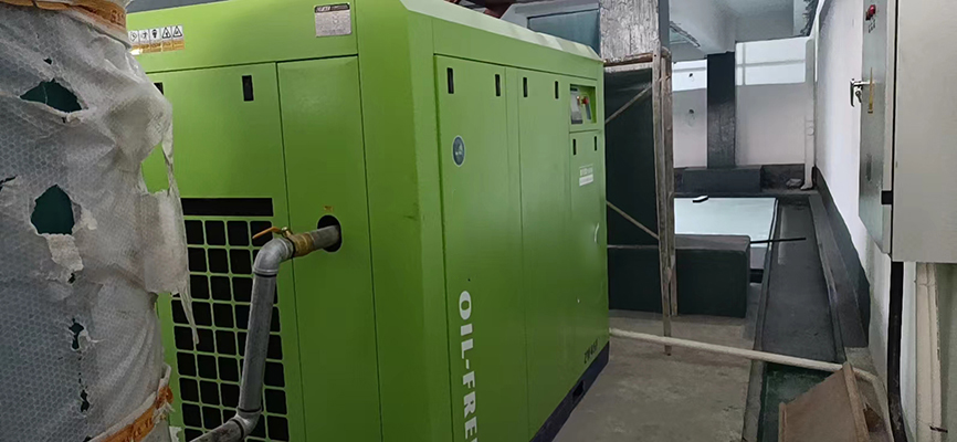 low pressure air compressor use in agricultural sprayers for crop protection operations