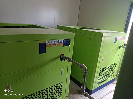 Industry air compressor suitable for rubber hose production lines