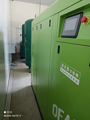 Industry air compressor used in tire manufacturing plants for curing press operations